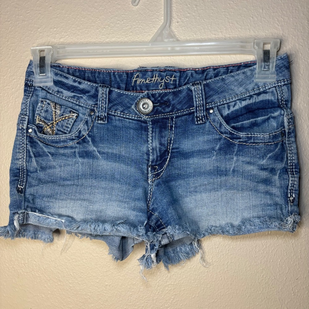 Amethyst Jeans Y2K Denim Cut Off Shorts Medium Wash Studded Pockets Size 3